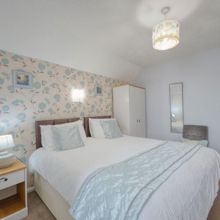 Apartment 7 - 1 Bedroom Sea Front Location - Step Free Access From Rear - Free Parking Paignton Exterior photo